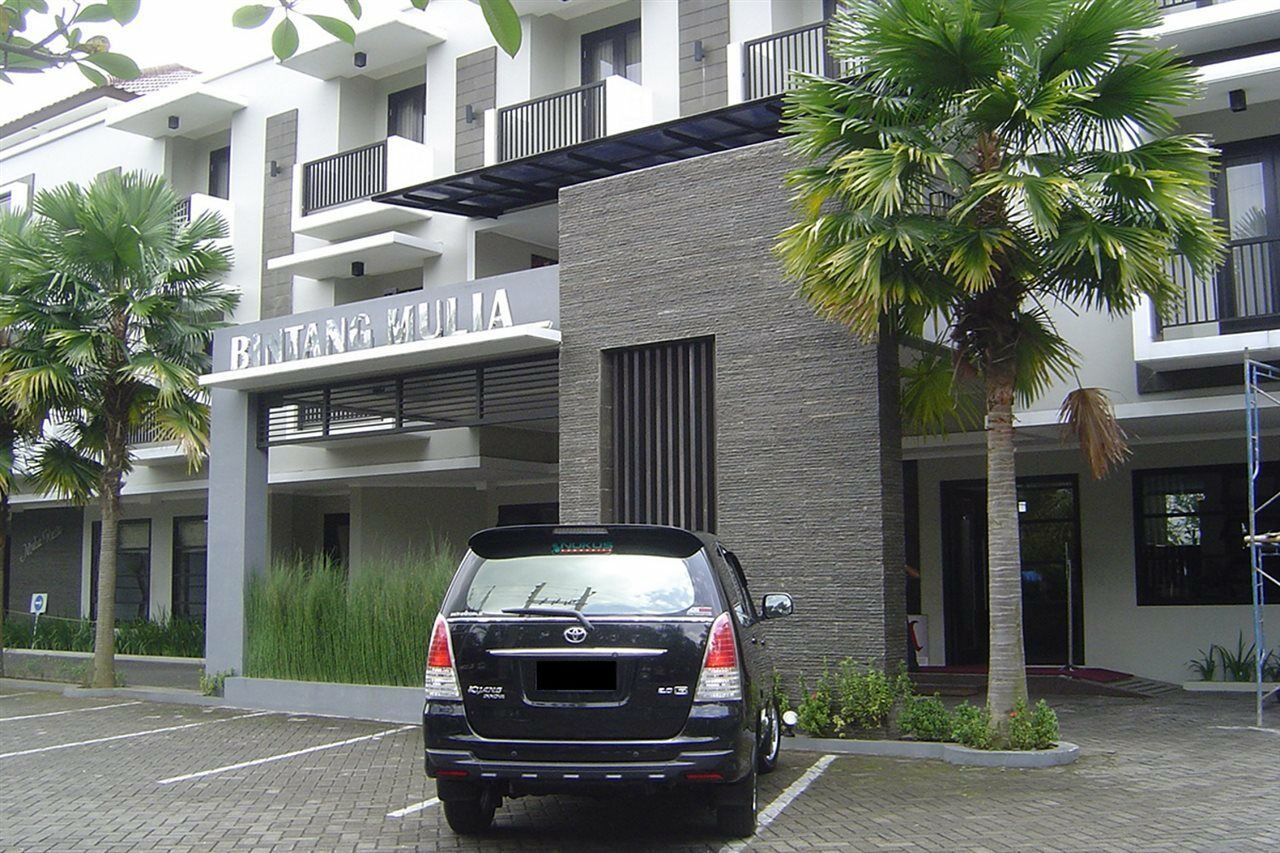 Bintang Mulia Hotel Jember Exterior photo